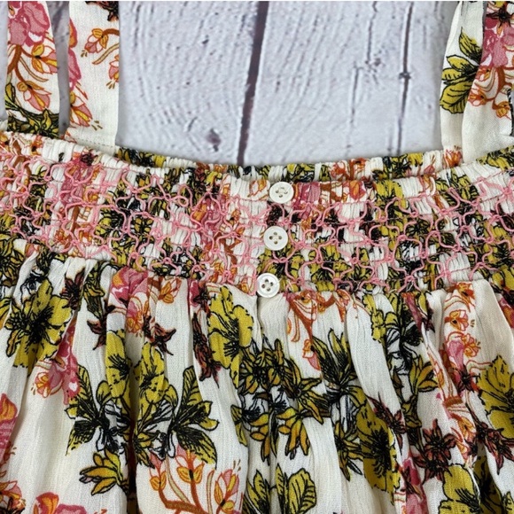 Free The Roses Midsummer Rendezvous Romper NWT Pink Cream Yellow Floral Size XS - Picture 9 of 9